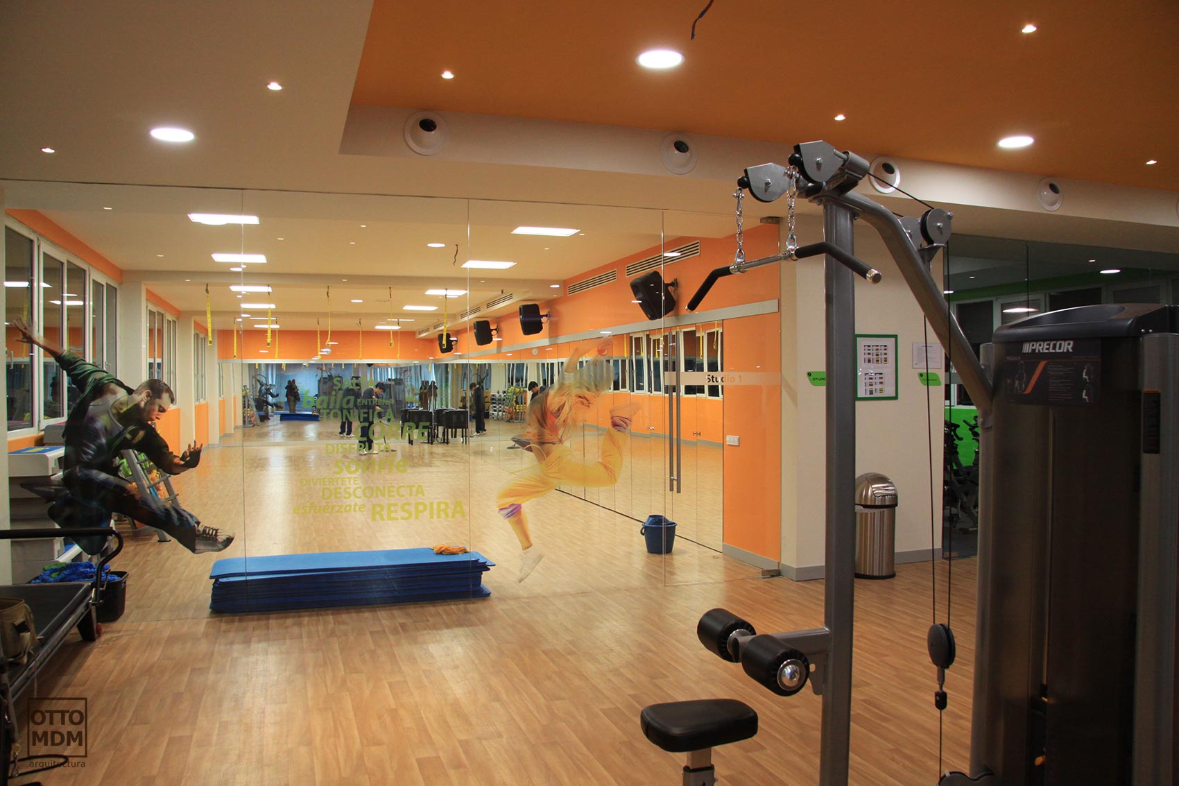 Equipamiento arquitectura, Sunset Padel Indoor - Otto Medem Arquitectura