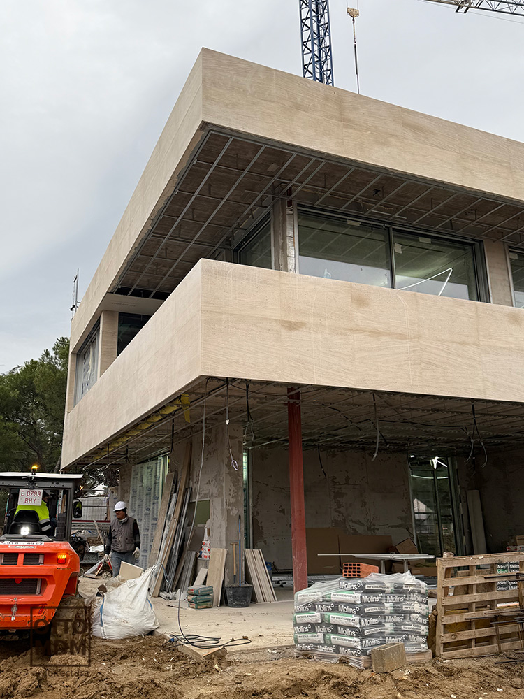 Vivienda de lujo en Madrid, Somosaguas, avanzando las obras