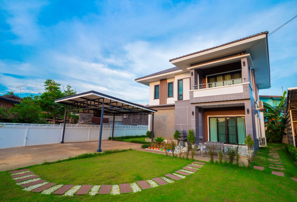 Traditional Single Family Home Traditional Single Family Home